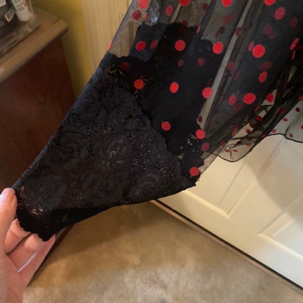 Black and Red Kimono - Picture 3 of 3